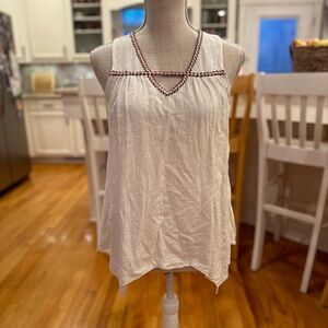 Moon River white asymmetrical open back sleeveless linen blend doll top